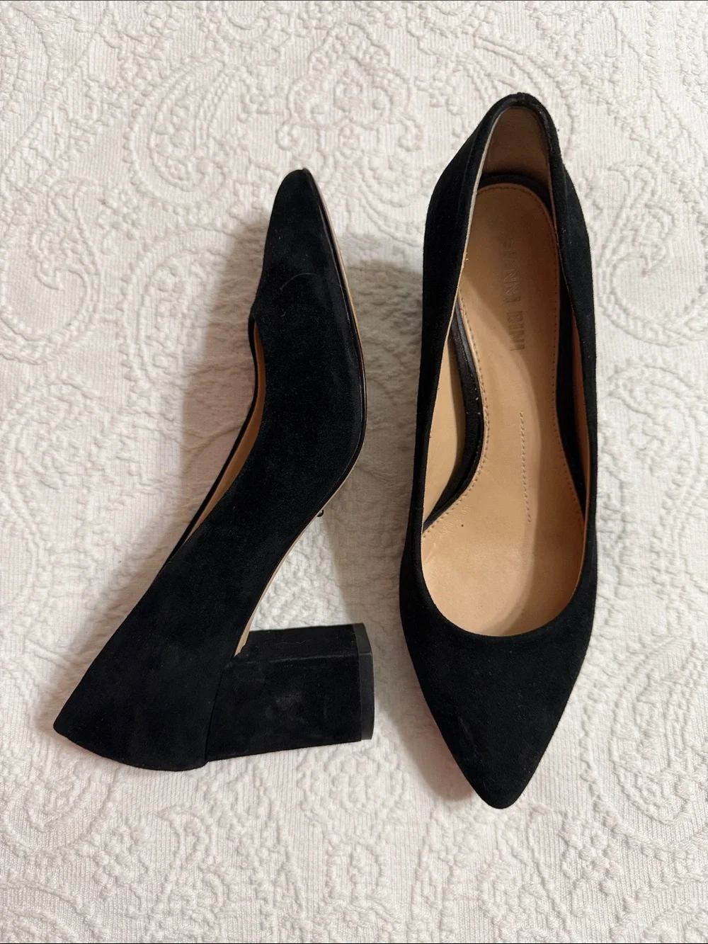 Gianni Bini Size 6.5M Black Suede Block Heel Pointed Toe Pumps